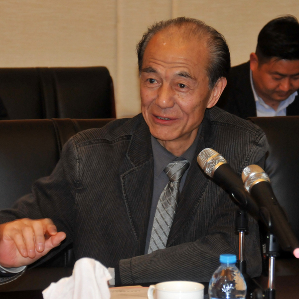 5、全國政協(xié)委員、住建部專家、上海市人民政府原參事、上海社科院研究員、博士生導師張泓銘發(fā)言.JPG